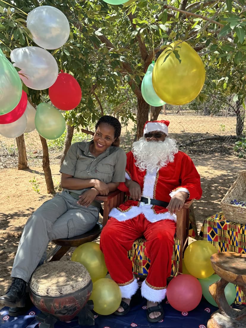 Bringing Santa to Monde: a Christmas to Remember