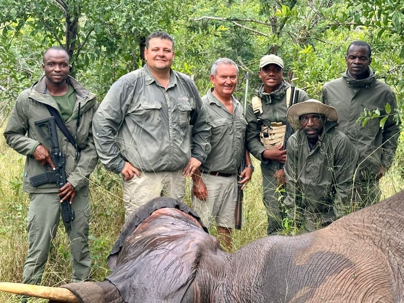 Vigilance in the Bush: The Amaganyane Anti-Poaching Unit Saves a Snared Elephant
